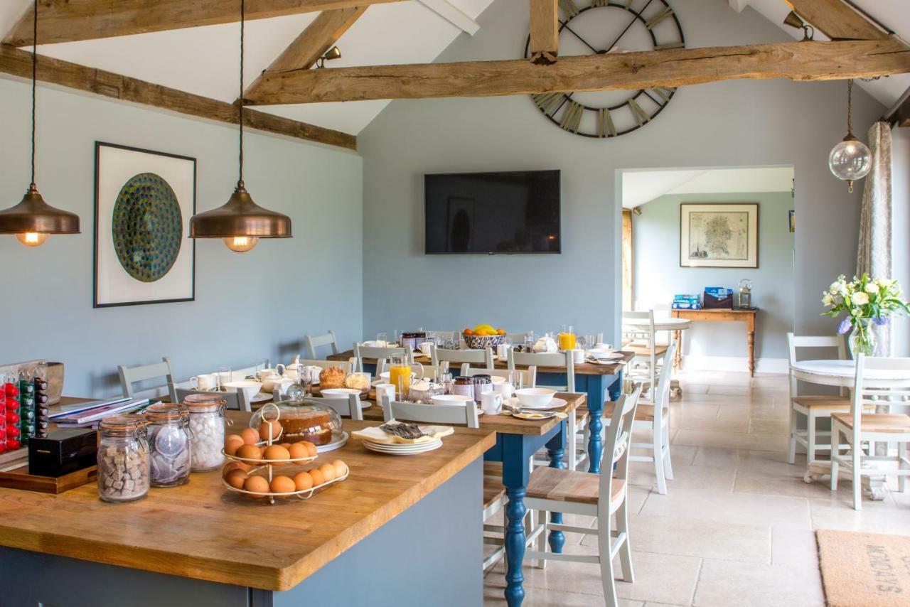 The Cowsheds Villa Brinkworth Ngoại thất bức ảnh